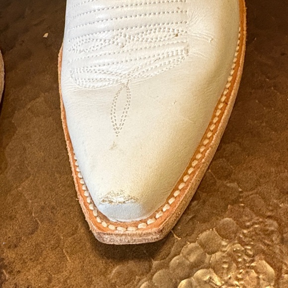 CAVENDER’S LEATHER WHITE WITH TONAL EMBROIDERY SNIP TOE COWBOY BOOTS Size 9 - Picture 6 of 10